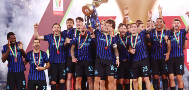 إنتر ميلان يكتسح لاتسيو ويتوج بلقب كأس إيطاليا للمرة العاشرة في ليلة الثنائية التاريخية
