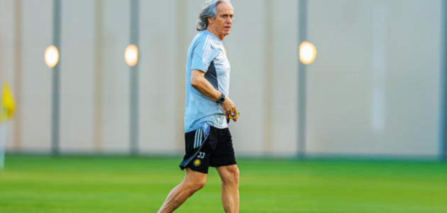 جورجي جيسوس “ترزي” الألقاب.. كيف يروض البرتغالي صدارة الدوري حتى منصات التتويج؟