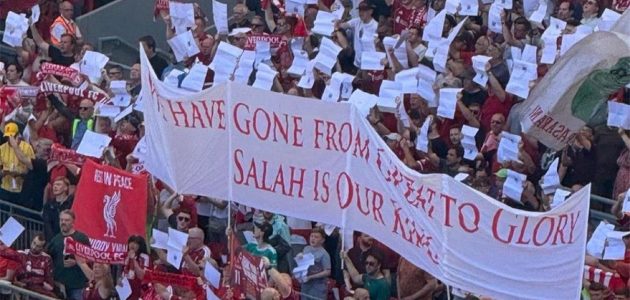 مدرجات آنفيلد تنتفض.. جماهير ليفربول تؤيد بيان محمد صلاح ضد آرني سلوت في ليلته الأخيرة
