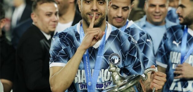 كشف اللغز.. لماذا ظهر “دوري الكرة النسائية” على ميدالية محمد الشيبي في نهائي كأس مصر؟