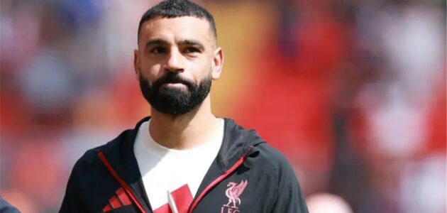 لقطات استثنائية.. ماذا فعل محمد صلاح مع جماهير ليفربول قبل موقعة تشيلسي في الدوري الإنجليزي؟