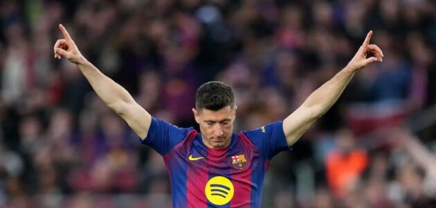 ليفاندوفسكي يقرر الرحيل عن برشلونة: الدوري السعودي الوجهة الأقرب والوداع في كامب نو