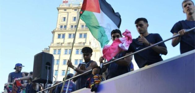 لامين يامال وعلم فلسطين.. القصة الكاملة لغضب الاحتلال واحتفاء غزة بنجم برشلونة