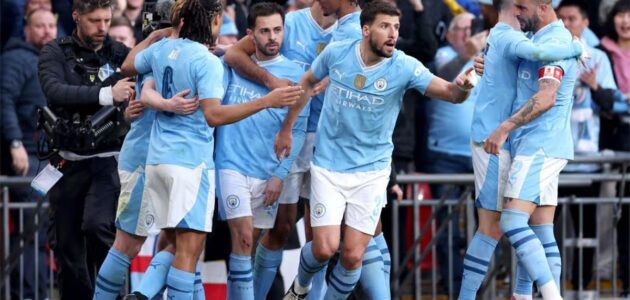 برناردو سيلفا يحسم موقفه من الرحيل عن مانشستر سيتي وبرشلونة يترقب المشهد