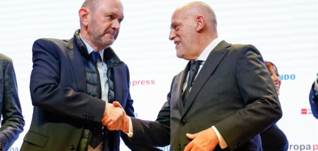 قرار رسمي من تيباس ولوزان يحسم مشهد تتويج برشلونة في كلاسيكو ريال مدريد