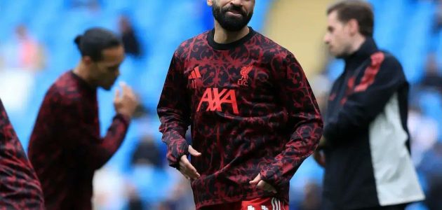 ليفربول يودع الأساطير.. تكريم تاريخي ينتظر محمد صلاح وروبرتسون في ليلة الوداع بملعب آنفيلد