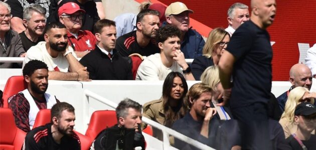 بموقف إنساني رائع.. محمد صلاح يظهر في تدريبات ليفربول قبل قمة تشيلسي ويفاجئ مشجعاً