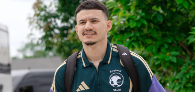 ثورة تغييرات في تشكيل المنتخب السعودي أمام بورتوريكو.. دونيس يستثني كنو ويمنحه القيادة